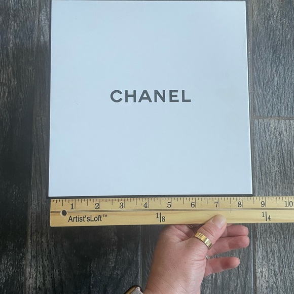 Chanel Authentic Empty Box, Black & White 8.5" x 8.5" Square - Picture 4 of 5
